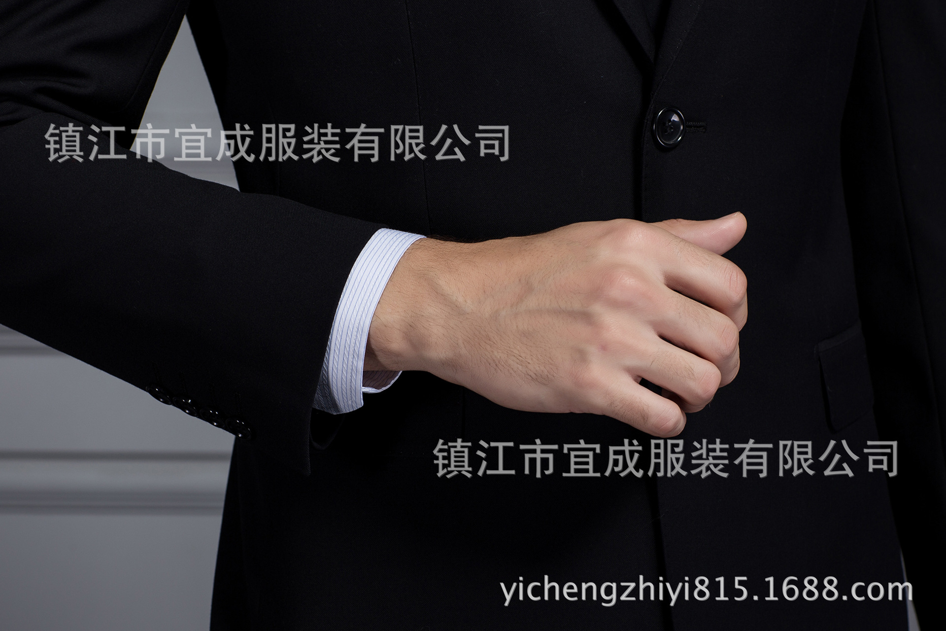 重慶黑色商務(wù)休閑修身男士西服套裝