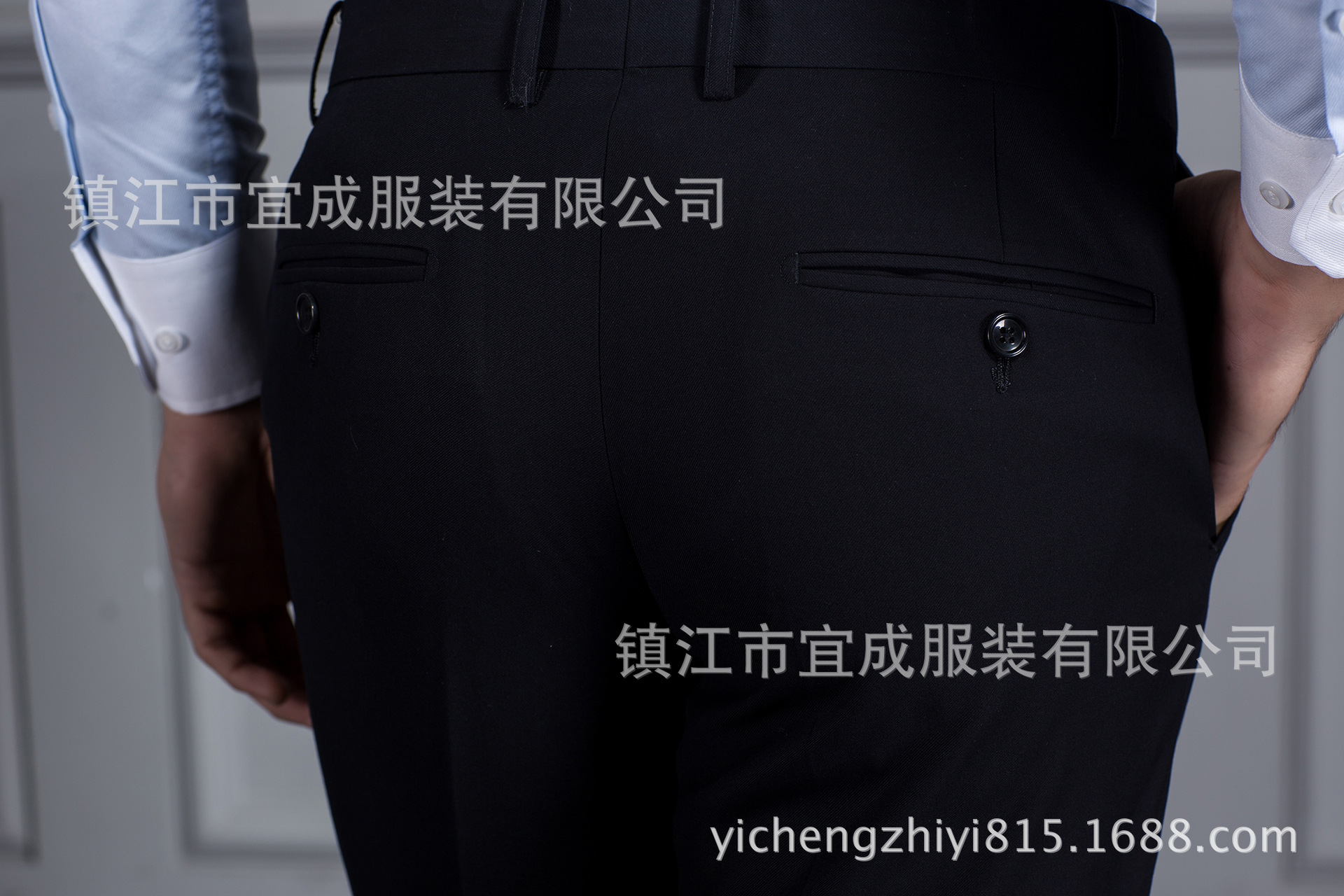 重慶黑色商務(wù)休閑修身男士西服套裝